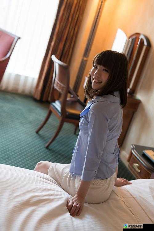 铃村あいりAV在线观看背后：当代年轻人的情感投射与文化共鸣